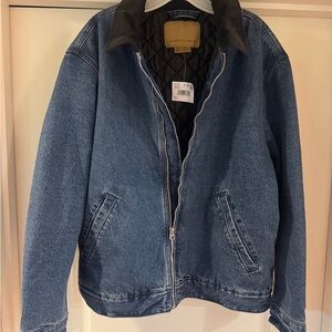 American Eagle Outfitters Men's Blue Denim Jacket with Black Collar